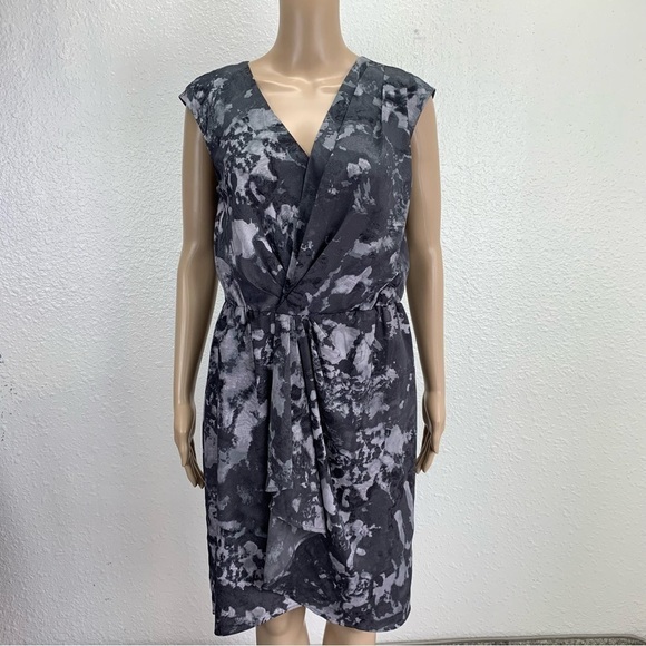 LOFT Gray Casual Fit & Flare faux wrap mini dress gray neutral 6 dainty office - Picture 3 of 13
